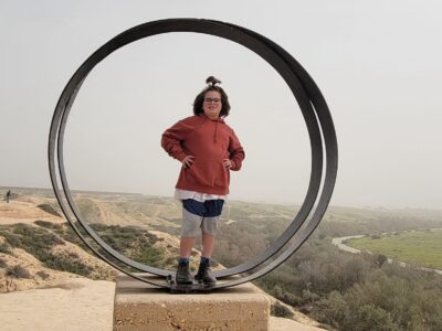 "לא ציפור ולא מטוס – זה כטב"מ": שיר המלחמה של הילד מהגלבוע ששובר את הרשת