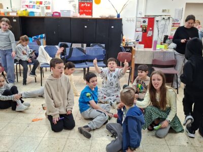 עיריית מגדל העמק פתחה שמרטפיות לילדי עובדים חיוניים