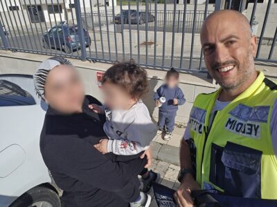 מגדל העמק: פעוט ננעל בשגגה ברכב, מתנדב ידידים חילץ אותו בשלום