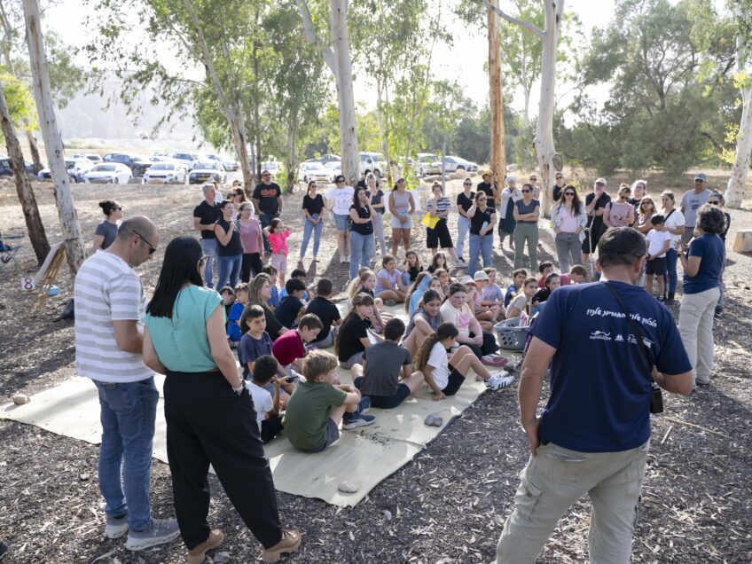 הצצה ראשונה: תלמידי עמק חרוד והוריהם התקינו מצלמות שביל בנחל – וזה מה שקרה שם בלילה