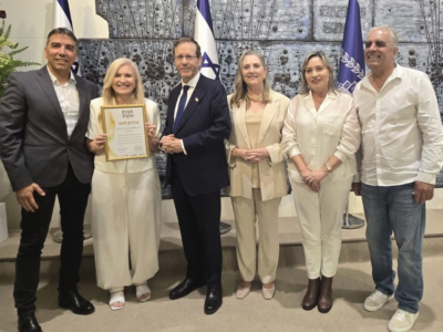 "מאירה את הדרך בתעוזה וחדשנות": אות הוקרה מנשיא המדינה לאחות מהמרכז הרפואי העמק