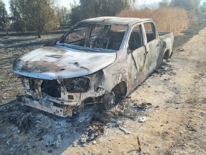 מכיווני החקירה: סיגריה שהושלכה גרמה לשריפה שהחריבה כ-100 כלי רכב סמוך לבית שאן