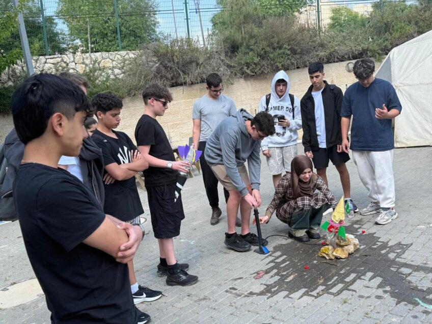 תלמידי ויצו ניר העמק יצאו לסמינריון של העשרה לימודית חוויתית
