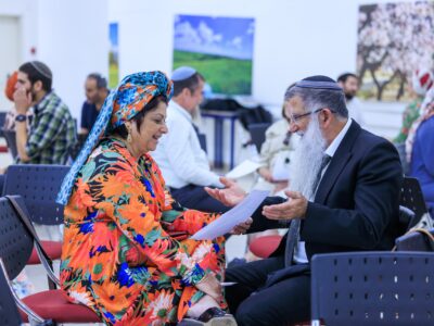 קומה חדשה של אהבה בצפון: עשור לכנס "לעורר את האהבה" שמגיע לעמק יזרעאל