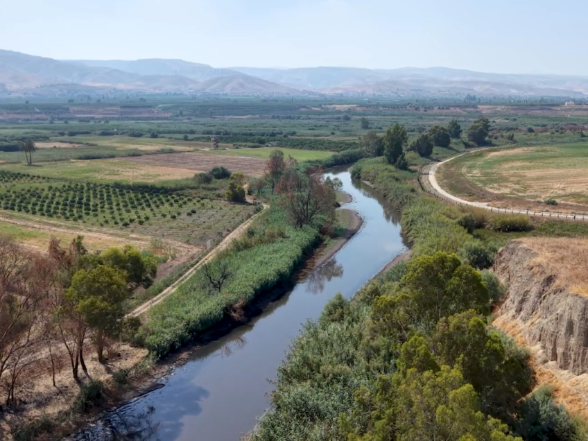 נדיר: רחפן מעל הגבול הבינלאומי הזורם של מדינת ישראל – סמוך למושב ירדנה בעמק המעיינות