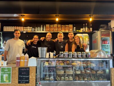 מאחורי כל כוס מסתתר סיפור: המסע של Silver Coffee Bar
