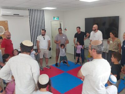 מצו שמונה לצו תשומת לב: כך עיריית מגדל העמק מחזירה את אבות המילואים למשפחה