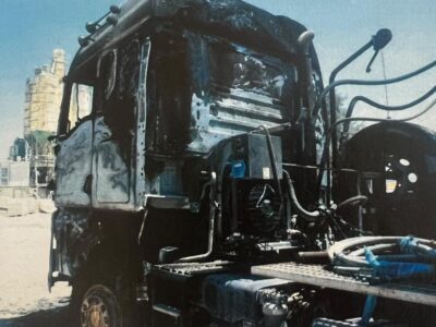 צפו בתיעוד: מילא ג'ריקנים בדלק והצית מערבל בטון בשווי 700 אלף ש"ח בבית שאן