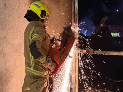 הלילה: שריפה במבנה המשמש כפאב בקיבוץ עין דור בעמק יזרעאל