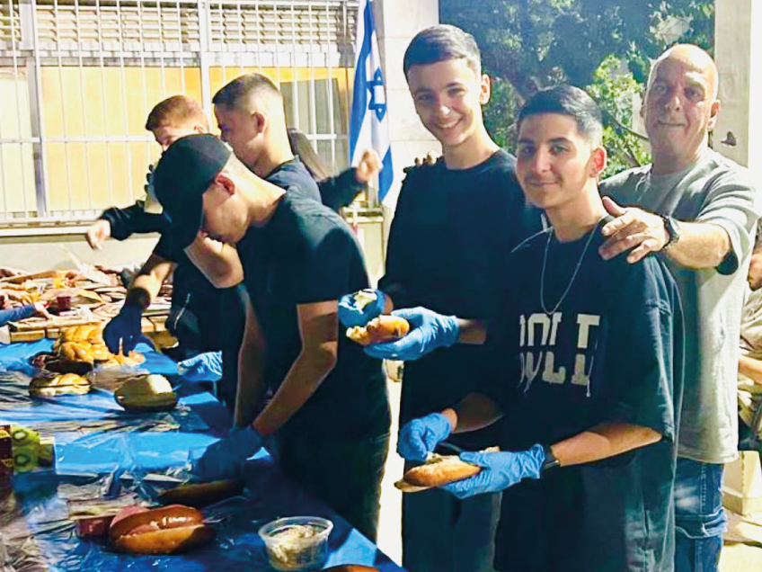 ״מועדון הסנדוויץ״ ברשת ״שחקים״ הוא ״הרבה יותר מכריך״: מועדון הנוער בעפולה שהפך למיזם קהילתי מעצים יוצא דופן